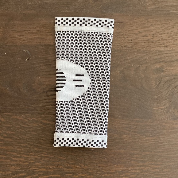 NeoTech Care - Elbow Support - Picture 1 of 13